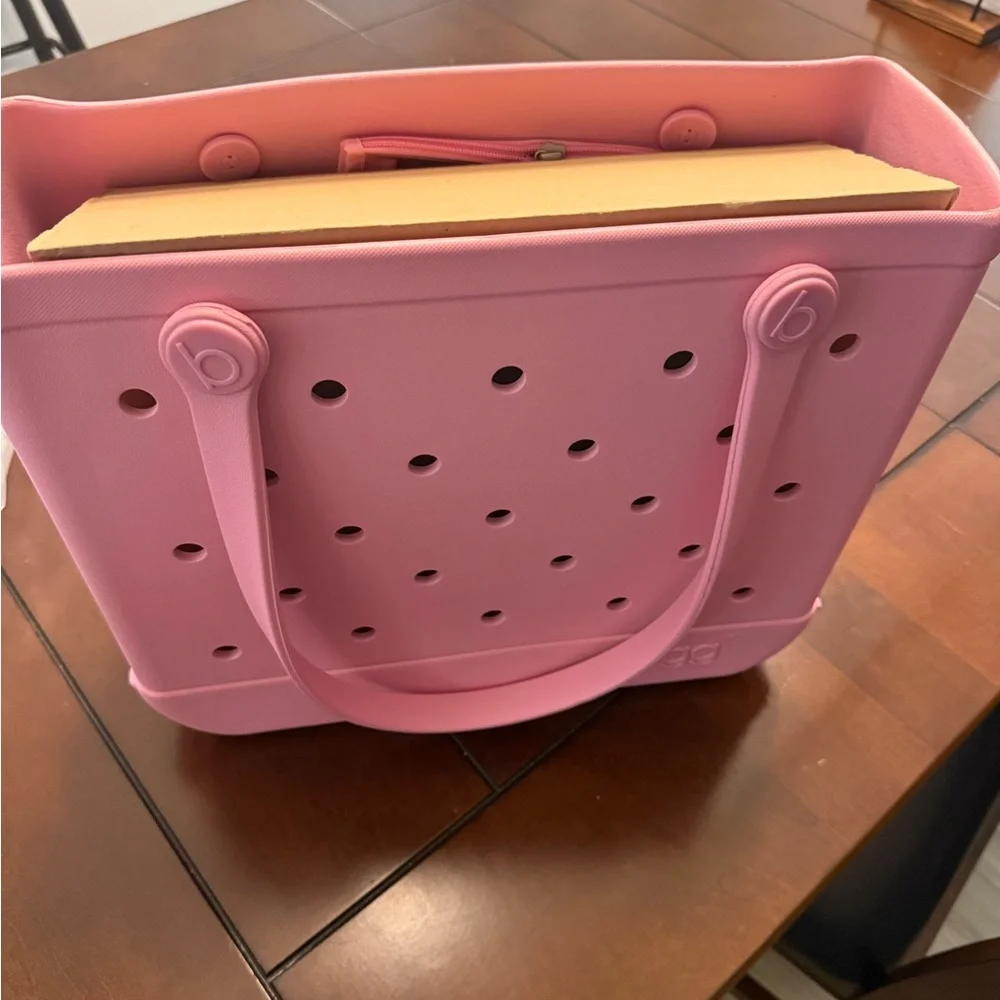 NWT BOGG BAG Pink Perforated Tote - Picture 2 of 9